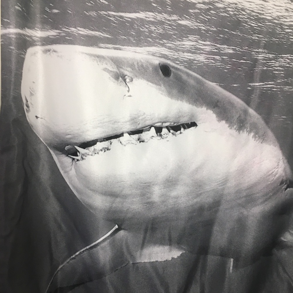 Old Navy Graphic T-shirt of Shark JAWS